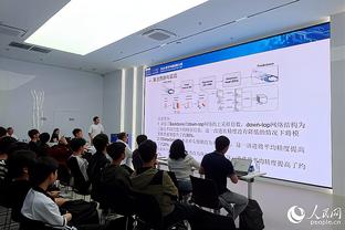 年轻气盛！爱德华兹半场6中4贡献12分 险些炸裂隔扣恩比德